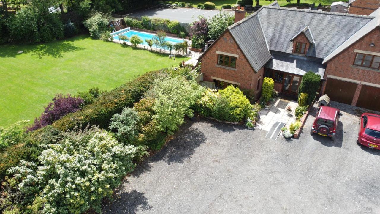 Glenfield Castle Farmhouse Bed And Breakfast מראה חיצוני תמונה